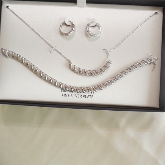Silvercore Diamond Accent Silver Plated Necklace Set - Picture 5 of 6
